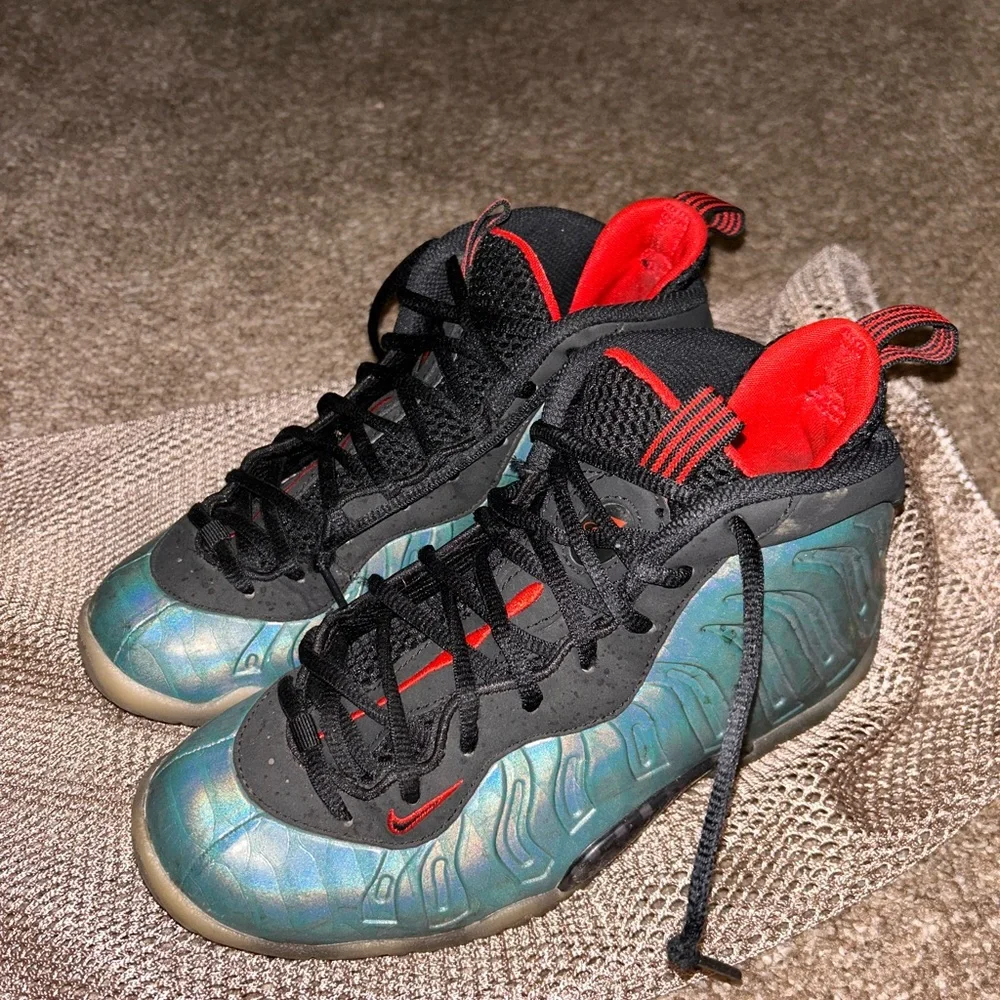 Nike Foam Fishbone - Picture 1 of 3